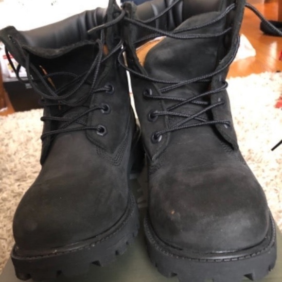 Youth Size 5 Timberlands - Picture 3 of 7